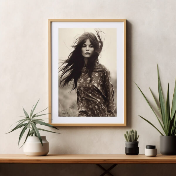Décore cadre bois - Vent d'automne - Femme brune les cheveux dans le vent, création artistique IA, photo sépia années 70